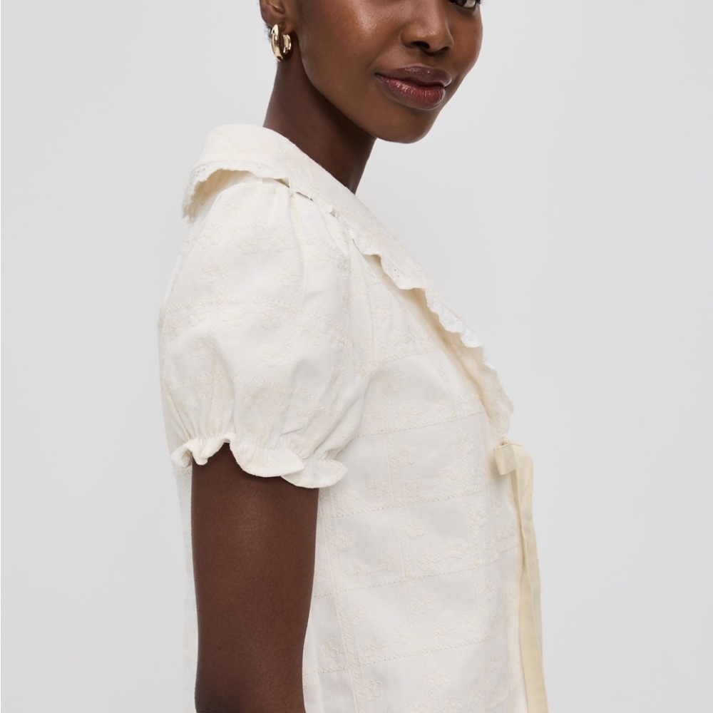 Elegant Cream Tie-Front Blouse - Picture 3 of 9